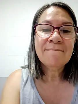 victoria wayne online show from November 2025 10:04:01 AM