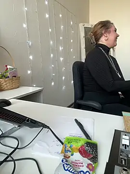 Snapshot of Juicy_PeachLux chatting on March 2025 11:07:01 AM Juicy PeachLux online show from March 2025 11:07:01 AM