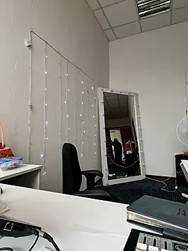 Snapshot of Juicy_PeachLux chatting on September 2025 05:40:01 AM Juicy PeachLux online show from September 2025 05:40:01 AM