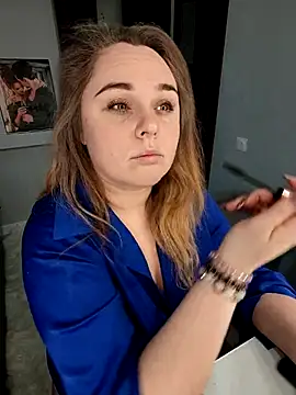 Snapshot of Juicy_PeachLux chatting on November 2025 06:12:01 AM Juicy PeachLux online show from November 2025 06:12:01 AM