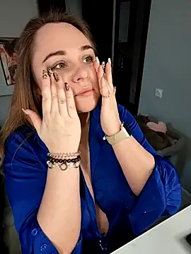 Snapshot of Juicy_PeachLux chatting on November 2025 07:05:02 AM Juicy PeachLux online show from November 2025 07:05:02 AM