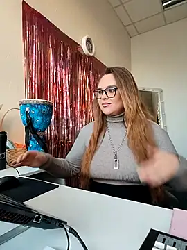 Snapshot of Juicy_PeachLux chatting on November 2025 05:52:01 AM Juicy PeachLux online show from November 2025 05:52:01 AM