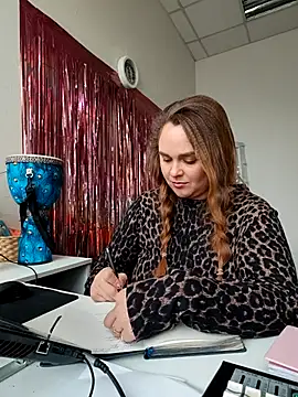 Snapshot of Juicy_PeachLux chatting on November 2025 06:48:01 AM Juicy PeachLux online show from November 2025 06:48:01 AM