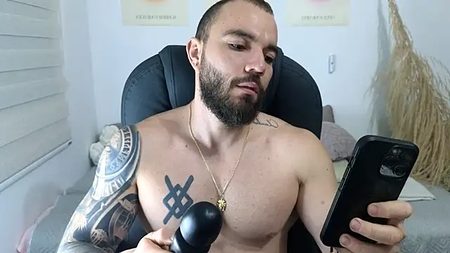 Isaac Carter online show from December 2025 11:04:01 AM