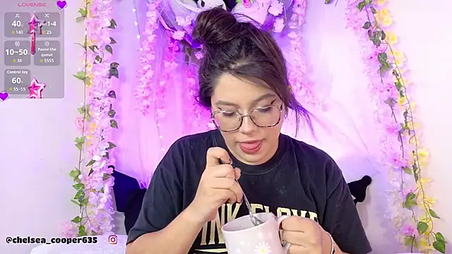 chelsea  coo online show from September 2025 09:03:01 PM