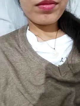 saraaxx1 online show from February 2026 03:40:02 PM