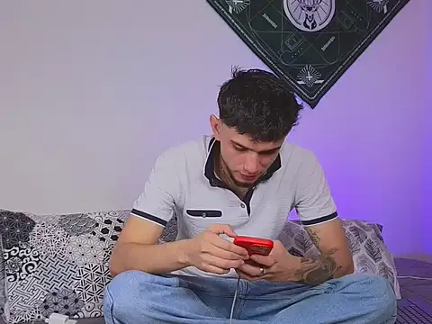 samevansx  online show from October 2025 01:30:01 PM