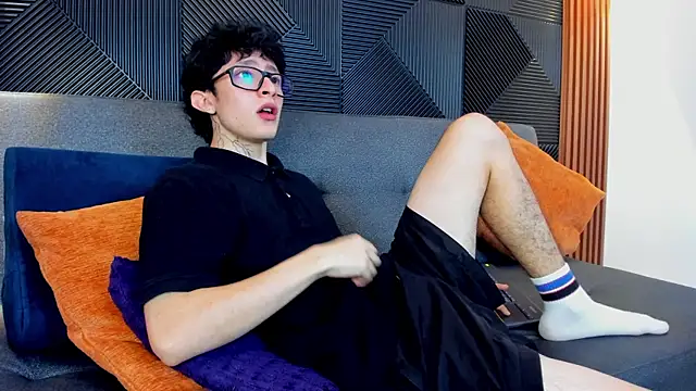 troy rouge online show from March 2025 10:21:02 PM