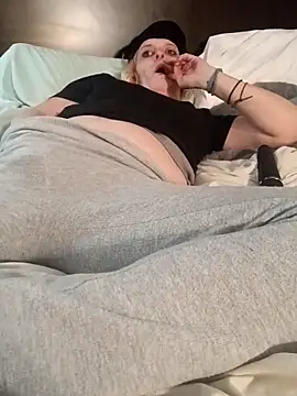 KITTYBOOBOOFUXX online show from November 2025 12:33:01 AM