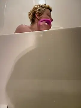 KITTYBOOBOOFUXX online show from March 2026 06:44:02 PM