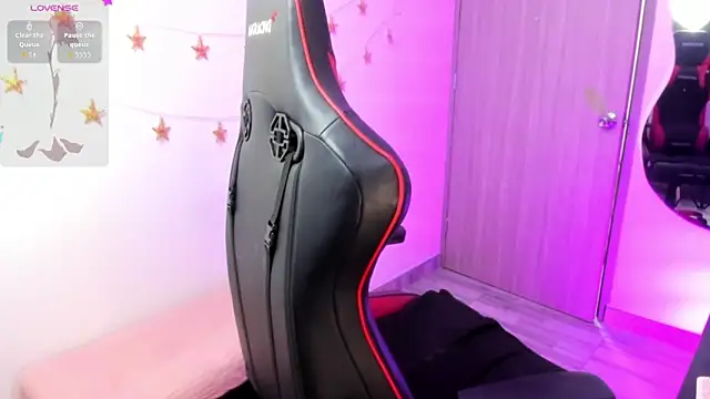 LindaSilverstone online show from April 2026 11:43:01 PM