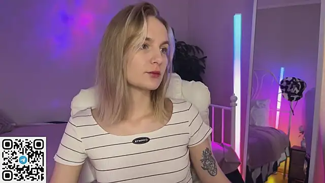 Snapshot of _Vikky_Moon_ chatting on June 2026 01:09:01 AM Vikky Moon online show from June 2026 01:09:01 AM