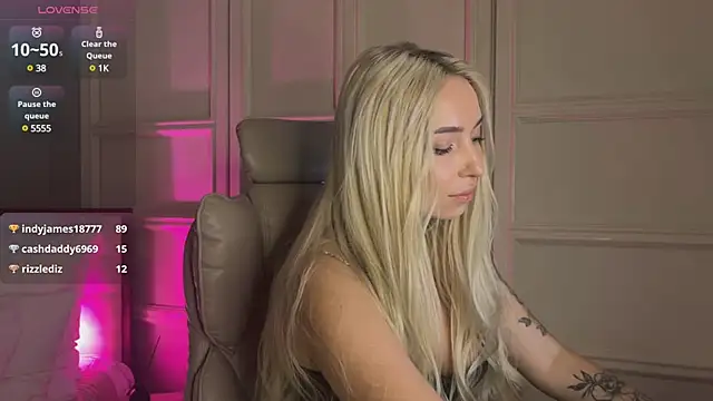 OhMyEmma online show from March 2025 01:25:02 AM