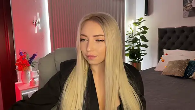 OhMyEmma online show from October 2025 01:28:01 AM