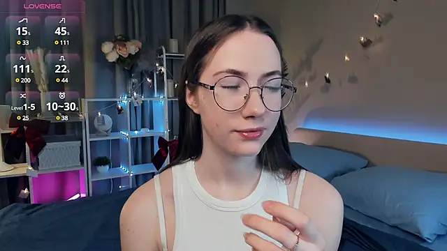 Kira mindnes online show from March 2025 07:38:02 PM