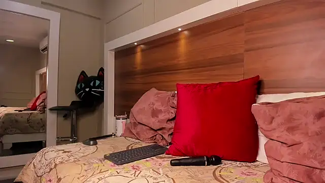 AriadnaHarper online show from April 2026 06:10:01 PM