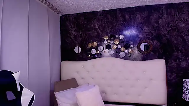  LiilyWong online show from September 2025 12:04:01 AM