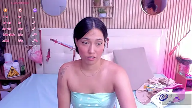  LiilyWong online show from October 2025 03:22:02 PM