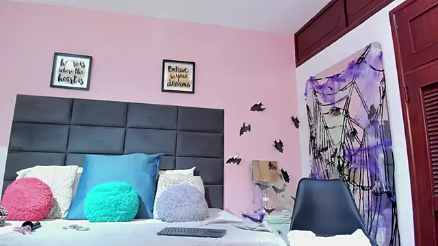 SophiaQueens online show from November 2025 11:29:01 PM