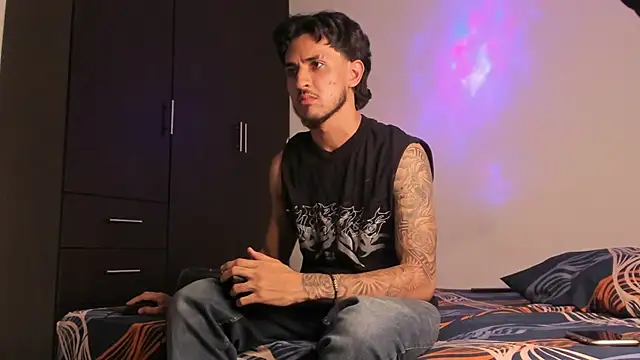 Snapshot of Zayn_kane chatting on June 2026 02:32:02 AM Zayn kane online show from June 2026 02:32:02 AM