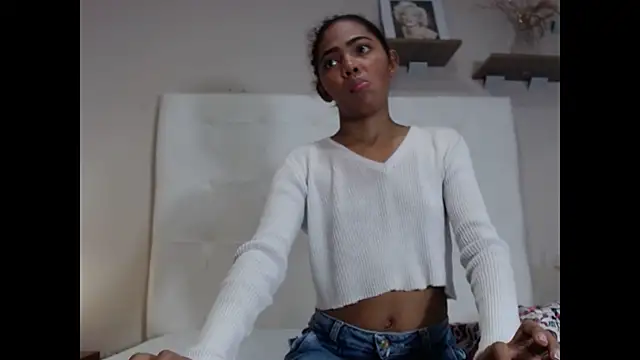 Snapshot of willow_smitt chatting on September 2025 01:22:01 PM willow smitt online show from September 2025 01:22:01 PM