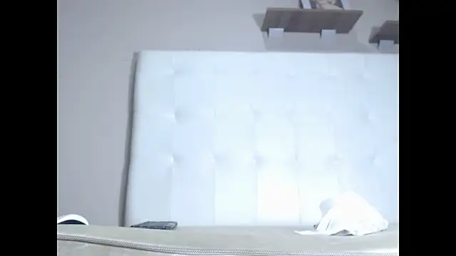 Snapshot of willow_smitt chatting on September 2025 12:48:01 PM willow smitt online show from September 2025 12:48:01 PM