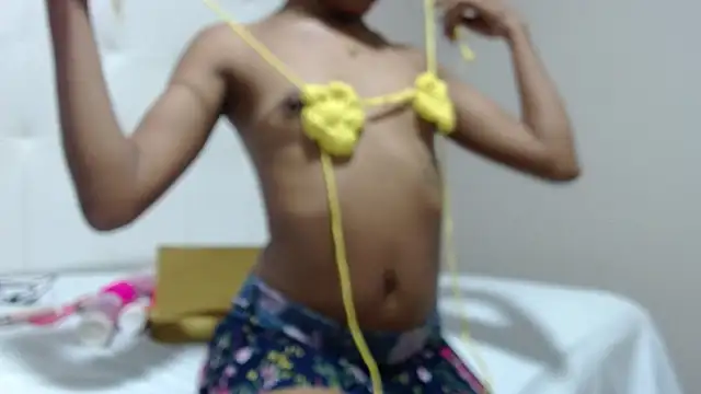 Snapshot of willow_smitt chatting on September 2025 02:10:01 PM willow smitt online show from September 2025 02:10:01 PM