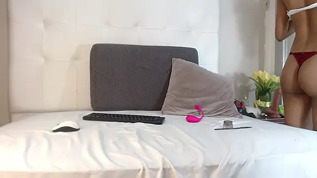 Snapshot of willow_smitt chatting on October 2025 11:30:01 AM willow smitt online show from October 2025 11:30:01 AM