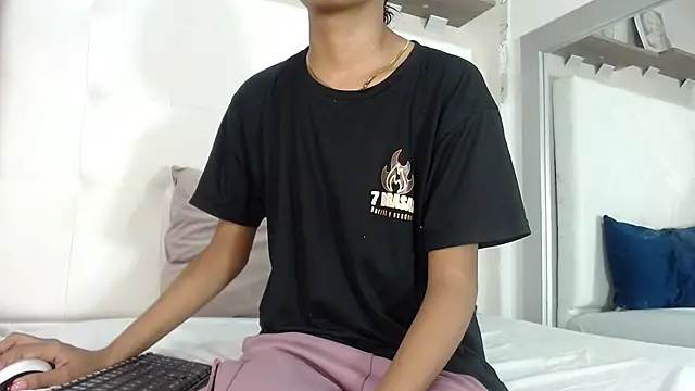 Snapshot of willow_smitt chatting on October 2025 01:01:02 PM willow smitt online show from October 2025 01:01:02 PM