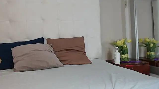 Snapshot of willow_smitt chatting on January 2026 12:21:02 PM willow smitt online show from January 2026 12:21:02 PM