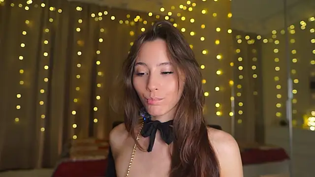 Snapshot of EditaBails chatting on December 2025 07:10:01 PM EditaBails online show from December 2025 07:10:01 PM