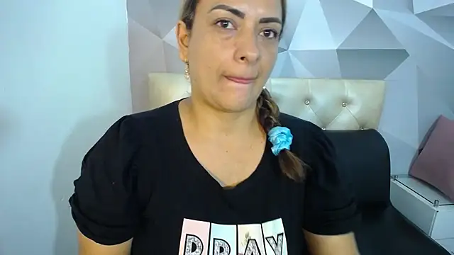 Milf-Prettyboobs online show from January 2026 10:52:01 AM