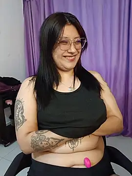Snapshot of DaniPoison chatting on June 2026 05:55:02 PM DaniPoison online show from June 2026 05:55:02 PM