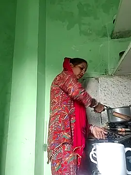 Hotty-Nidhi online show from November 2025 02:10:01 AM