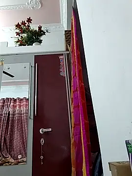 Hotty-Nidhi online show from November 2025 04:35:01 AM