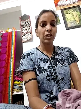 Hotty-Nidhi online show from April 2026 03:24:01 AM