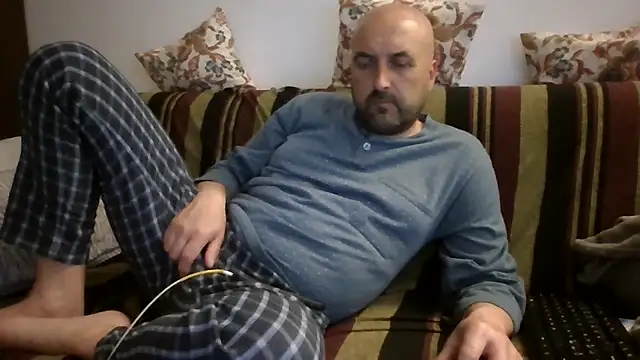 maxxxio12 online show from May 2026 07:08:01 PM