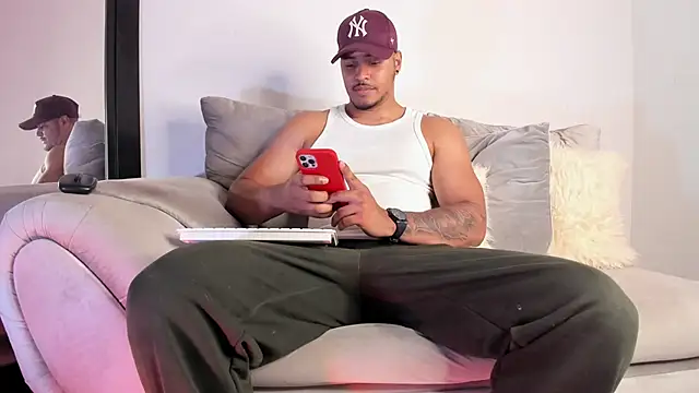 Snapshot of AshtonnSummer chatting on September 2025 05:25:01 PM AshtonnSummer online show from September 2025 05:25:01 PM