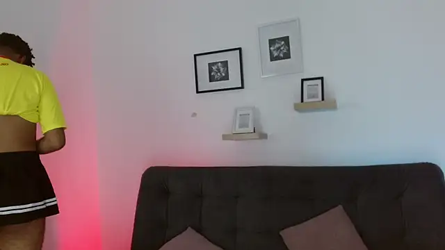 Snapshot of julian_vogue chatting on March 2025 06:53:02 PM julian vogue online show from March 2025 06:53:02 PM