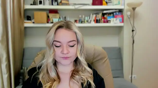 Kara Smith  online show from October 2025 10:52:01 PM