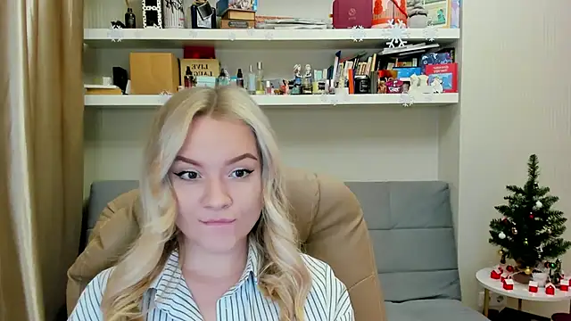 Kara Smith  online show from December 2025 10:59:02 PM