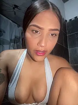 Snapshot of iamsara_21 chatting on February 2026 01:15:01 AM iamsara 21 online show from February 2026 01:15:01 AM