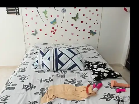 Snapshot of Olgahunder chatting on March 2025 05:07:02 PM Olgahunder online show from March 2025 05:07:02 PM