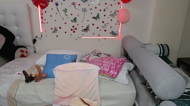 Snapshot of Olgahunder chatting on February 2026 11:52:02 PM Olgahunder online show from February 2026 11:52:02 PM