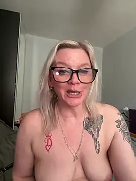 Curvy-Cleo online show from March 2026 12:23:02 PM