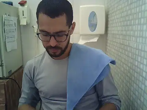 Snapshot of pdasgyn chatting on September 2025 12:10:02 PM pdasgyn online show from September 2025 12:10:02 PM