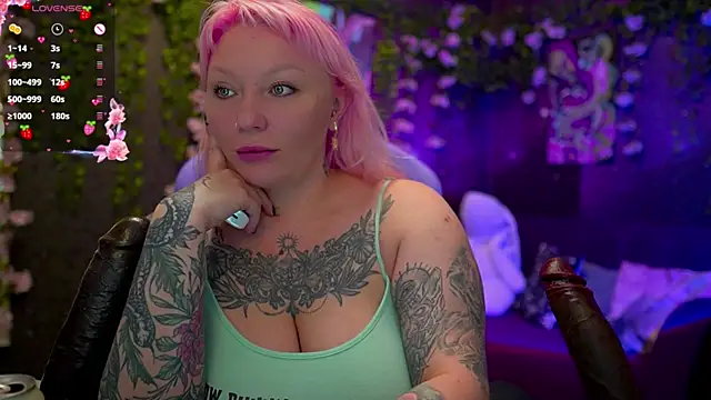 BlackedBarbie online show from October 2025 07:01:02 PM