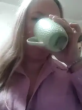 Irina3718 online show from March 2025 04:46:01 PM