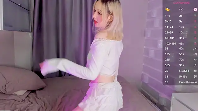 alicewonderyou online show from November 2025 12:04:01 PM