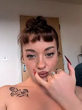 Petite Juicy Olive online show from May 2026 12:45:01 PM
